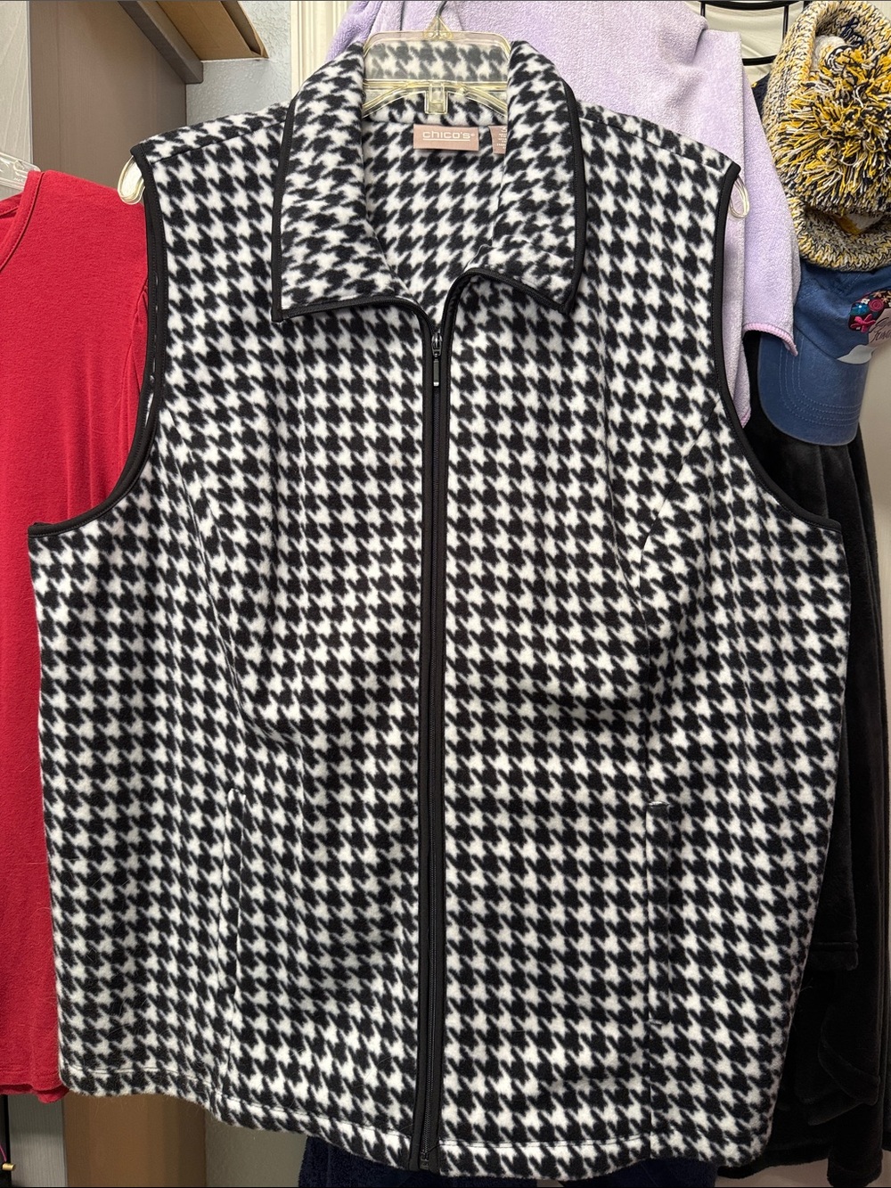 Chico's Black & White Houndstooth Zip Vest